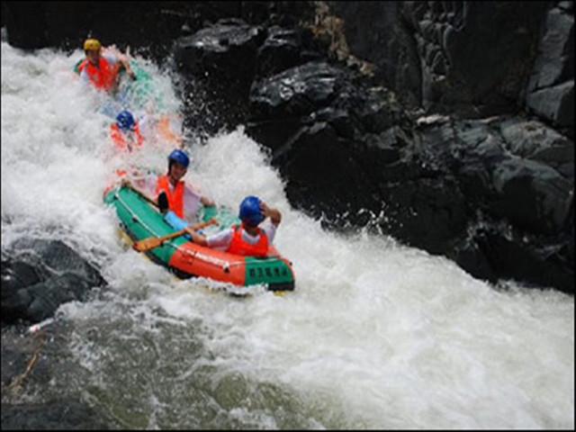 宜昌興山朝天吼漂流一日游線路