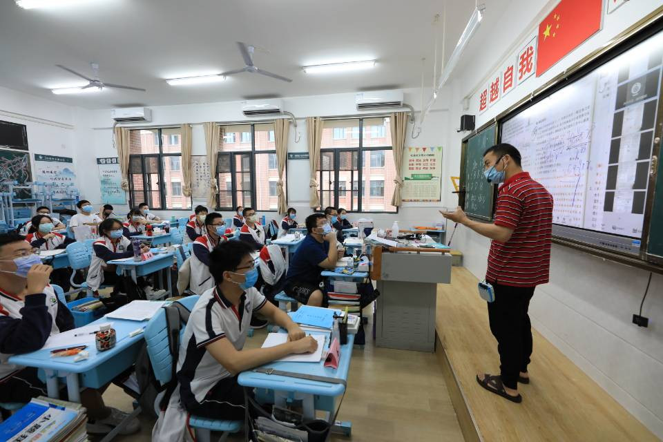 宜昌畢業(yè)年級開學(xué)復(fù)課