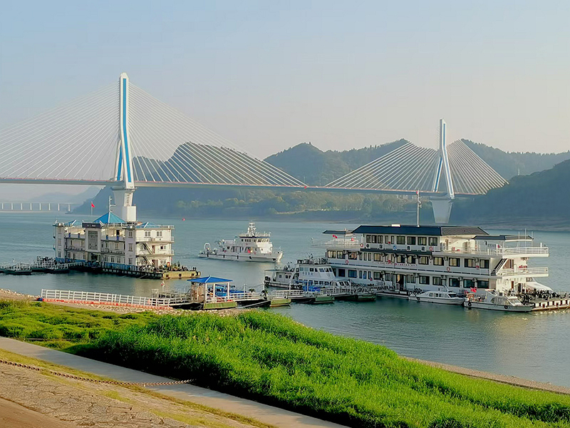 長江宜昌航道局游船