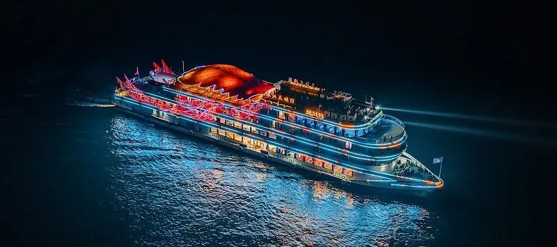 宜昌長(zhǎng)江夜游旅游船
