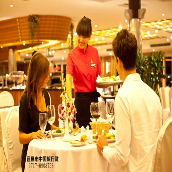 長江三峽游輪哪個(gè)系列好_三峽普通游船和三峽五星級(jí)游輪區(qū)別如何選擇